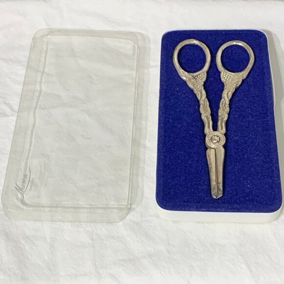 Vintage Mema Sweden Grape Small Sewing Scissors – Silver Plated – Original Box - Picture 2 of 9